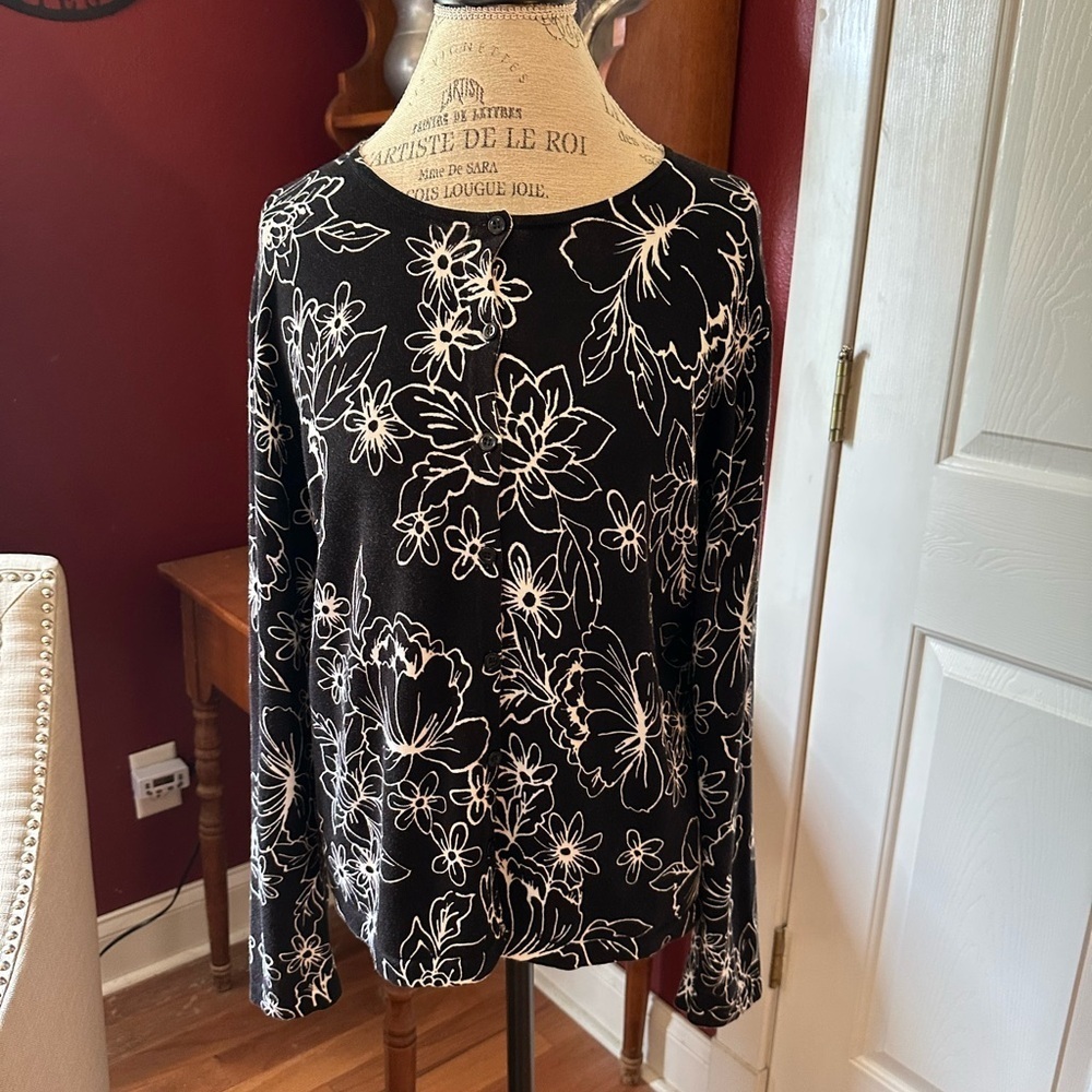 Kate Hill Black and White Floral Sweater
